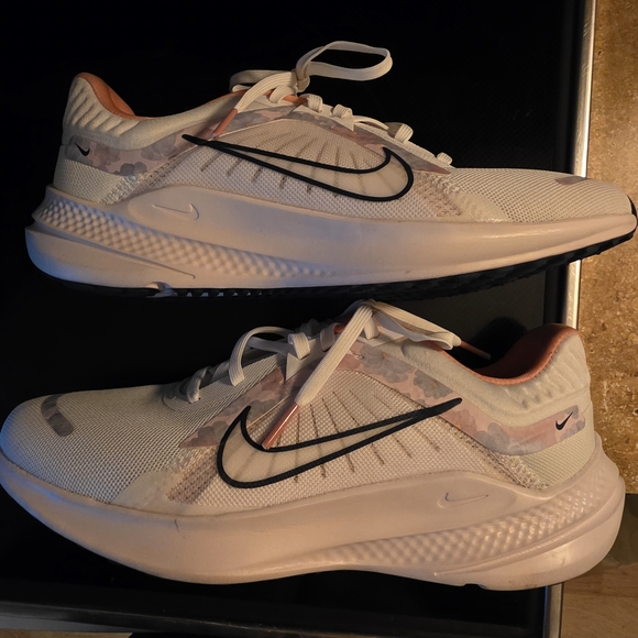 Nike Shoes - Nike Quest 5 Premium Pink Pearl Floral Running Shoes 8